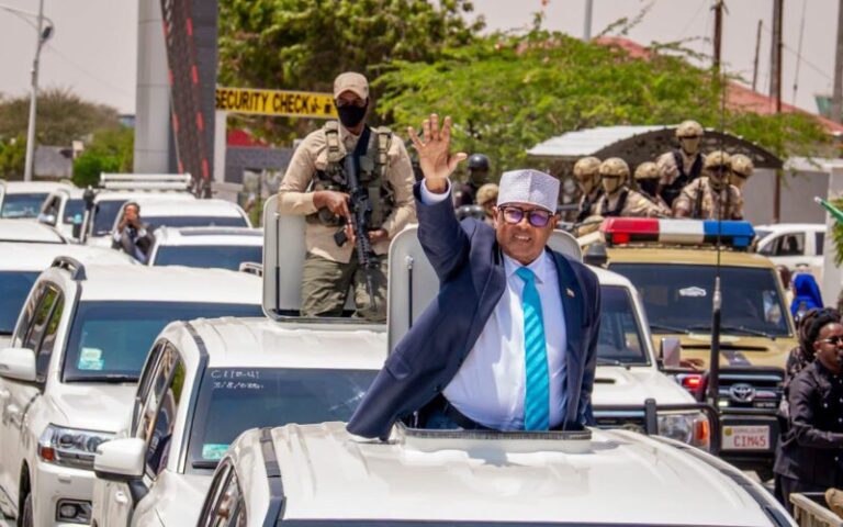 Madaxweyne Cirro oo Dib Ugu Soo Laabtay Hargeysa iyo Soo-dhoweyntii Ugu Weynayd oo Loo Sameeyey!