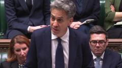 UK oo ku dhawaaqday cunaqabateyno ka dhan ah degsiimooyinka Israa’iil ee Daanta Galbeed